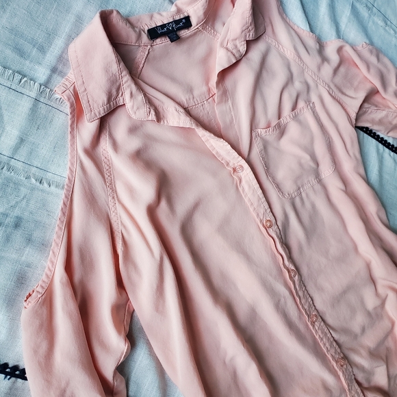 Velvet Heart Pink Shirt Cold Shoulder Long Sleeve lightweight Button Up SZ:M - Picture 1 of 6